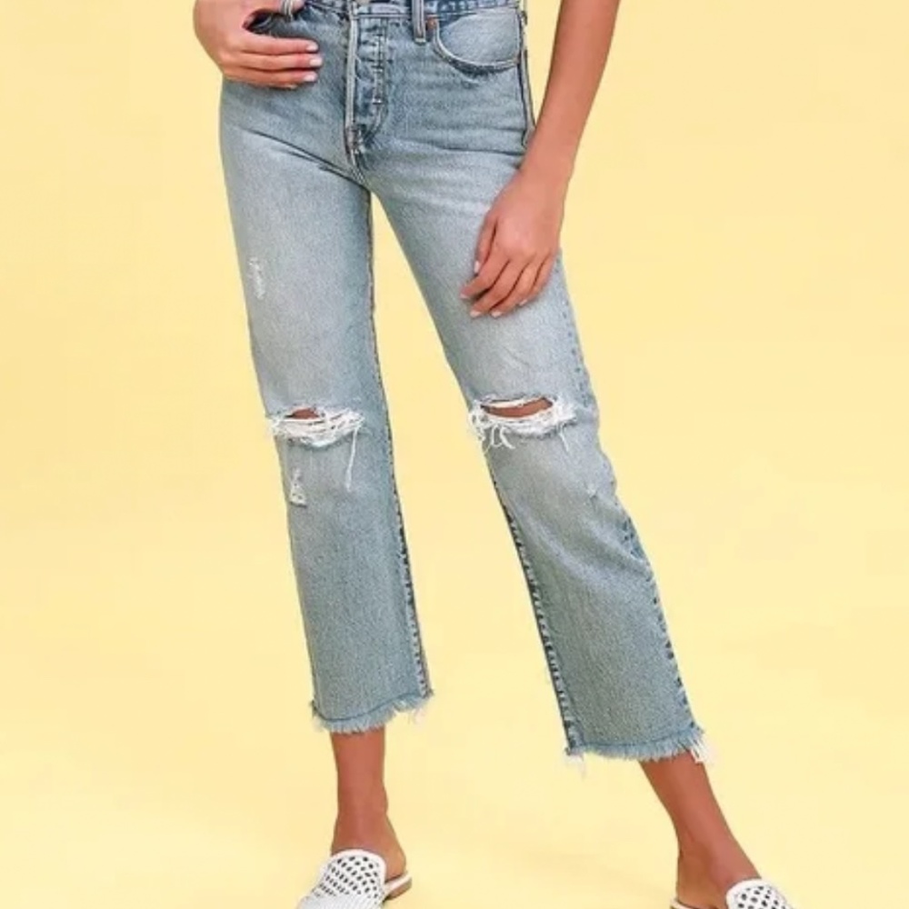 Levis Wedgie Fit straight leg distressed jean